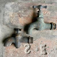 Antichi rubinetti acqua