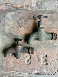 Antichi rubinetti acqua