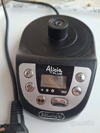Alicia DeLonghi base