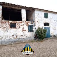 Porzione centrale di rustico anni '900