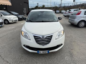 Lancia Ypsilon 1.3 MJT 75 CV Unyca
