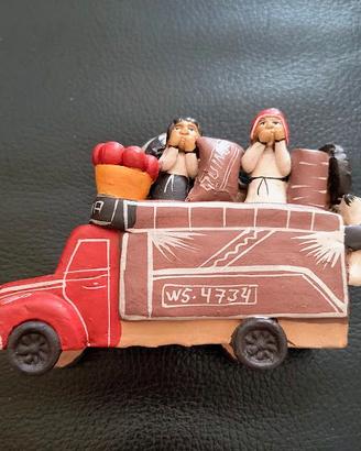 autobus peruviano in terracotta