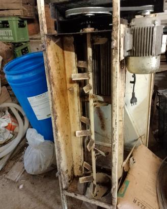Pigiatrice uva sramatrice elettrica