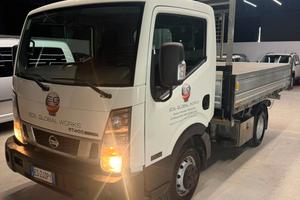 Nissan Cabstar Ribaltabile trilaterale