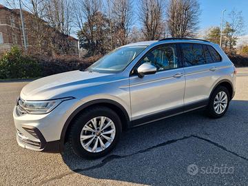 VOLKWAGEN TIGUAN 2.0 TDI LIFE CAMBIO MANUALE