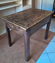 Tavolo in legno
