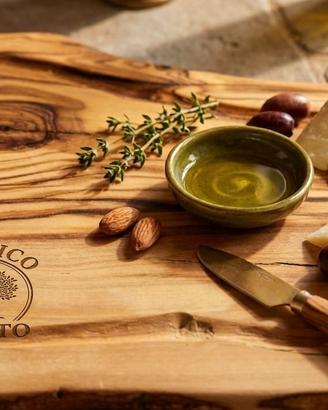 Tagliere in legno di ulivo fatto a mano 