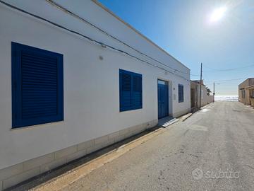 Tre Fontane casa indipendente a 50 metri dal mare