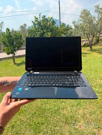 Notebook Toshiba L50B13E I5 4GB 500GB WIN.10