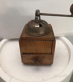 Autentico macinino da caffè vintage anni ’50/’60