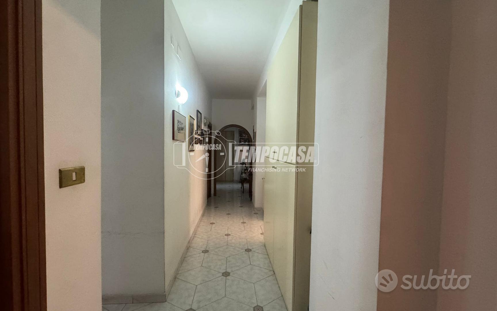 Appartamento a Napoli Via Coriolano 5 locali - Altro