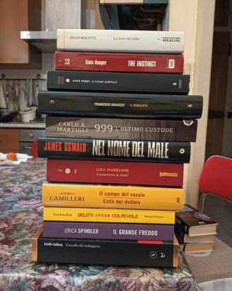 Lotto 11 libri Thriller e Gialli