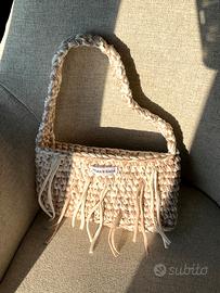 borsa uncinetto fatta a mano beige e bianca
