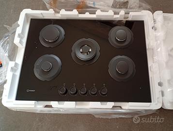 Piano cottura a gas Indesit,5 fuochi