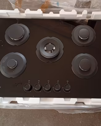 Piano cottura a gas Indesit,5 fuochi