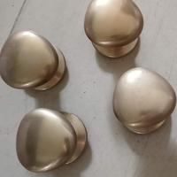 pomelli per porte in alluminio