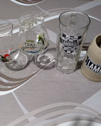 Per la birra: 3 bicchieri e 1 boccale