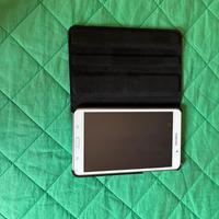 Samsung Tablet 7 pollici  SM T-230 + cover nuova