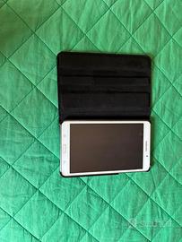 Samsung Tablet 7 pollici  SM T-230 + cover nuova