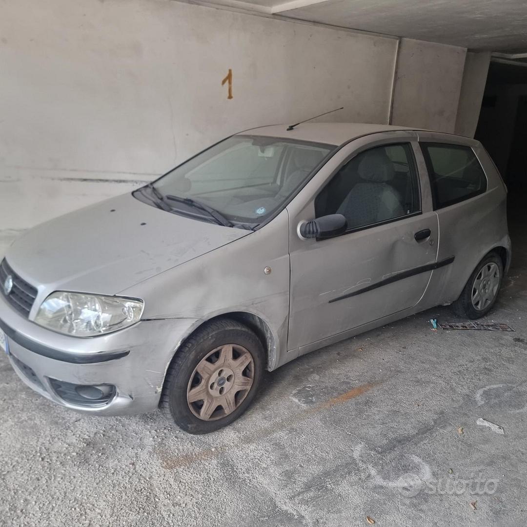 Fiat Punto 2004 photo 2