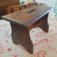 Sgabello in legno