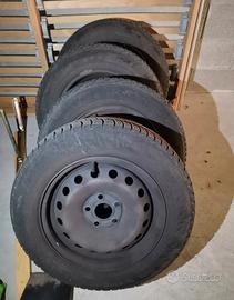 Cerchi e pneumatici invernali 195/65/15 5 fori