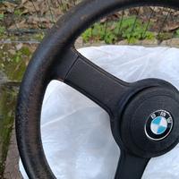Volante sportivo BMW d'epoca