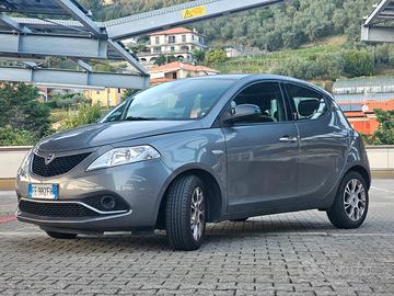 Lancia ypsilon 1.2 benzina 69 cavalli