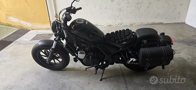 Motocicletta Honda cmx 500 rebel