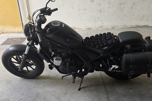 Motocicletta Honda cmx 500 rebel