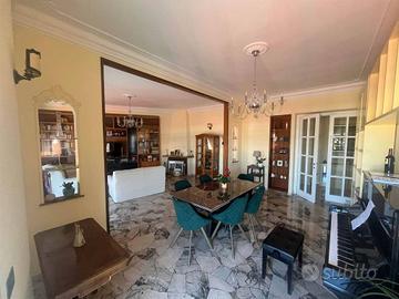 Appartamento di 152 m² con 5 locali a Terni