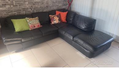 Divano in pelle nero