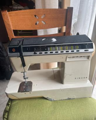 Macchina da cucire Singer Futura Modello 1000