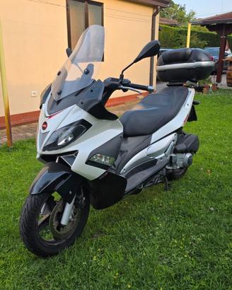 Aprilia Sr 300 max