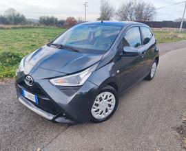 Toyota Aygo Connect 1.0 VVT-i 72 CV 5 porte x-cool