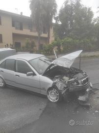 BMW e36 incidentata