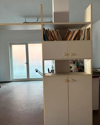 Libreria divisorio ambienti per camera