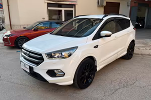 Ford Kuga 1.5 TDCI 120 CV S&S 2WD ST-Line Business