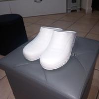 Un paio di zoccoli Scholl Work Light professionali