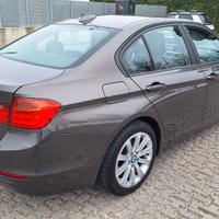BMW F30 318d berlina 143cv 139000km 08.2013