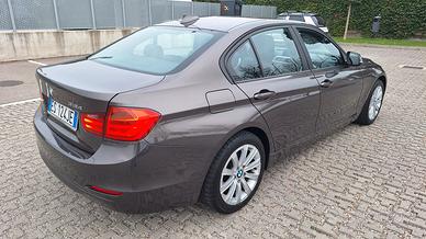 BMW F30 318d berlina 143cv 139000km 08.2013