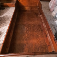 Cameretta da letto in legno