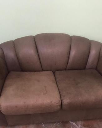 Divano due posti tipo Chesterfield