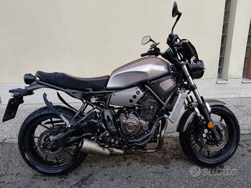 Moto yamaha xsr700 2017 abs