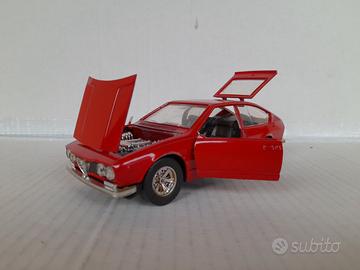 MODELLO AUTO ALFA ROMEO ALFETTA GT RED BURAGO