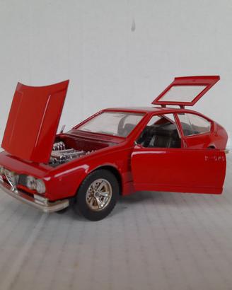 MODELLO AUTO ALFA ROMEO ALFETTA GT RED BURAGO