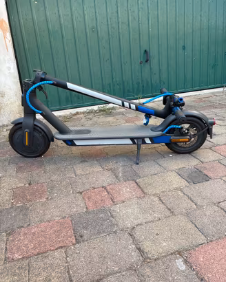 Monopattino elettrico Xiaomi essential