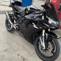 Yamaha R1