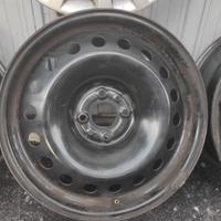 2 cerchi in ferro da 16 pollici con copricerchi