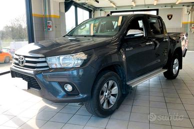 Toyota Hilux 2.4 D-4D 4WD 4 porte Double Cab Loung